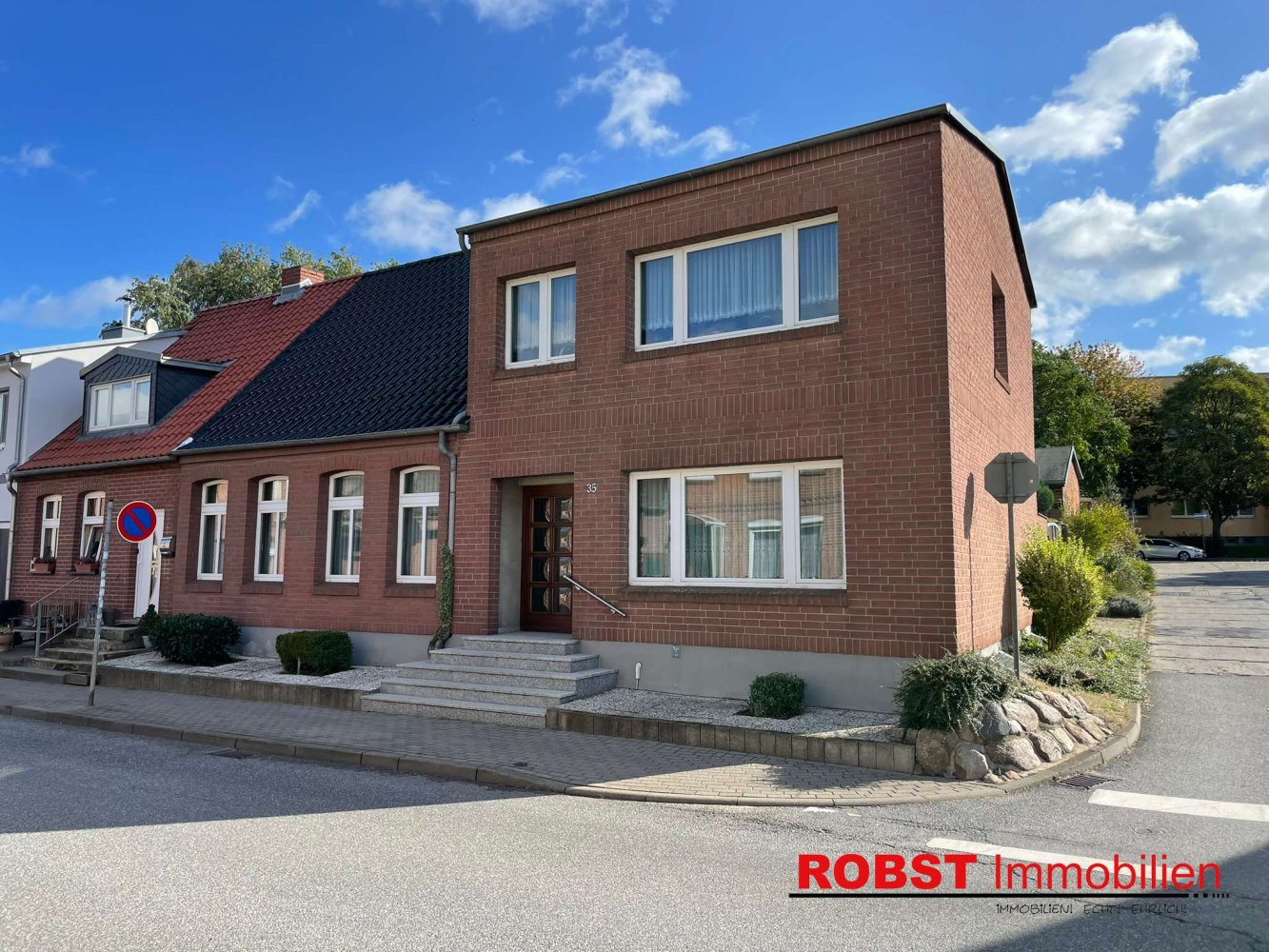 5 bedrooms Townhouse in Nordwestmecklenburg, Germany No. 132046