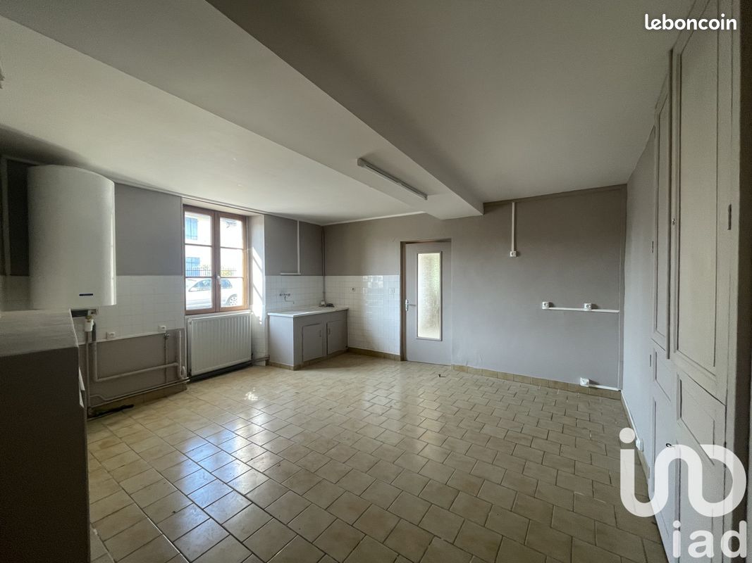 Дом с 3 спальнями в Ришельё, Франция № 247679