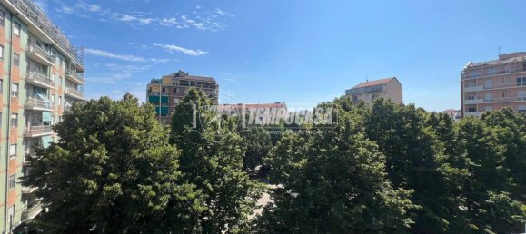 1 bedroom Apartment in Turin, Italy No. 296522 16