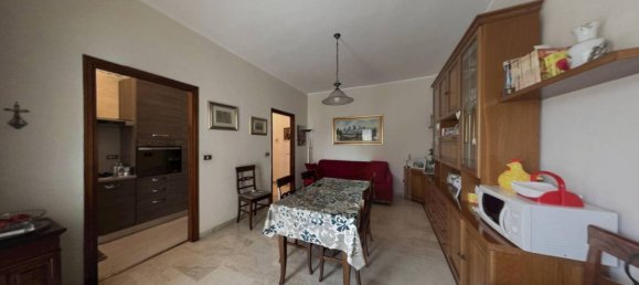 1 bedroom Apartment in Turin, Italy No. 296522 2