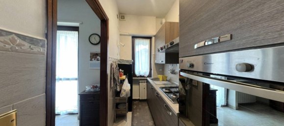 1 bedroom Apartment in Turin, Italy No. 296522 6