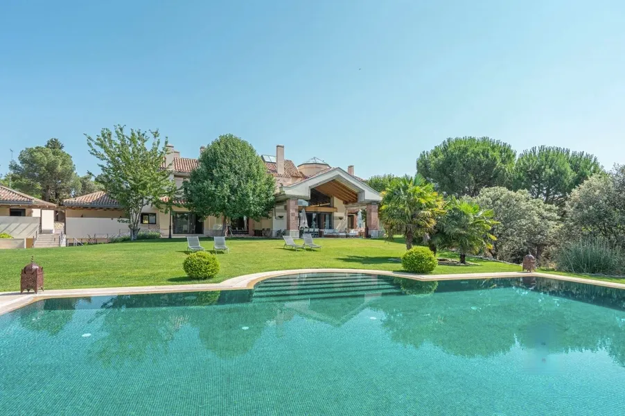 8 bedrooms Apartment in Alcobendas, Spain No. 19736