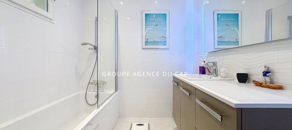 Apartamento de 2 dormitorios en Saint-Raphael, France No. 333337 7