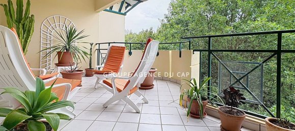 Apartamento de 2 dormitorios en Saint-Raphael, France No. 333337 9