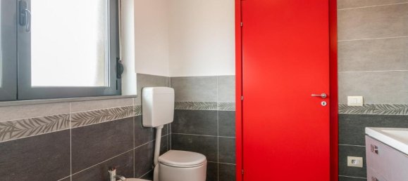 6 rooms Apartment in Cascina, Italy No. 71027 12