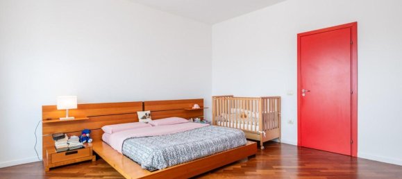 6 rooms Apartment in Cascina, Italy No. 71027 9