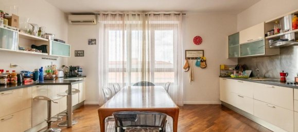 6 rooms Apartment in Cascina, Italy No. 71027 30