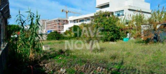 2000m² Land in Lisbon, Portugal No. 92522 3