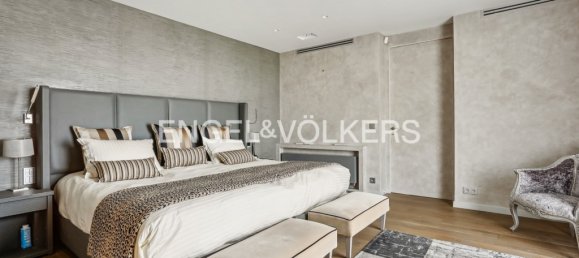 4 bedrooms Penthouse in Paris, France No. 168061 16