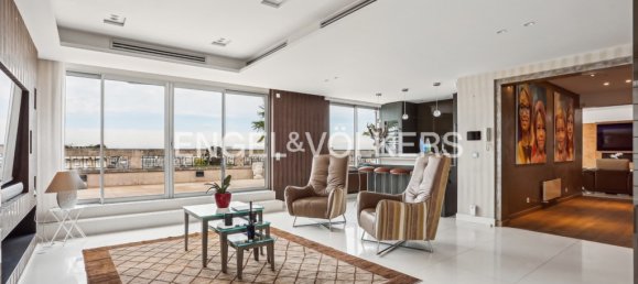 4 bedrooms Penthouse in Paris, France No. 168061 3