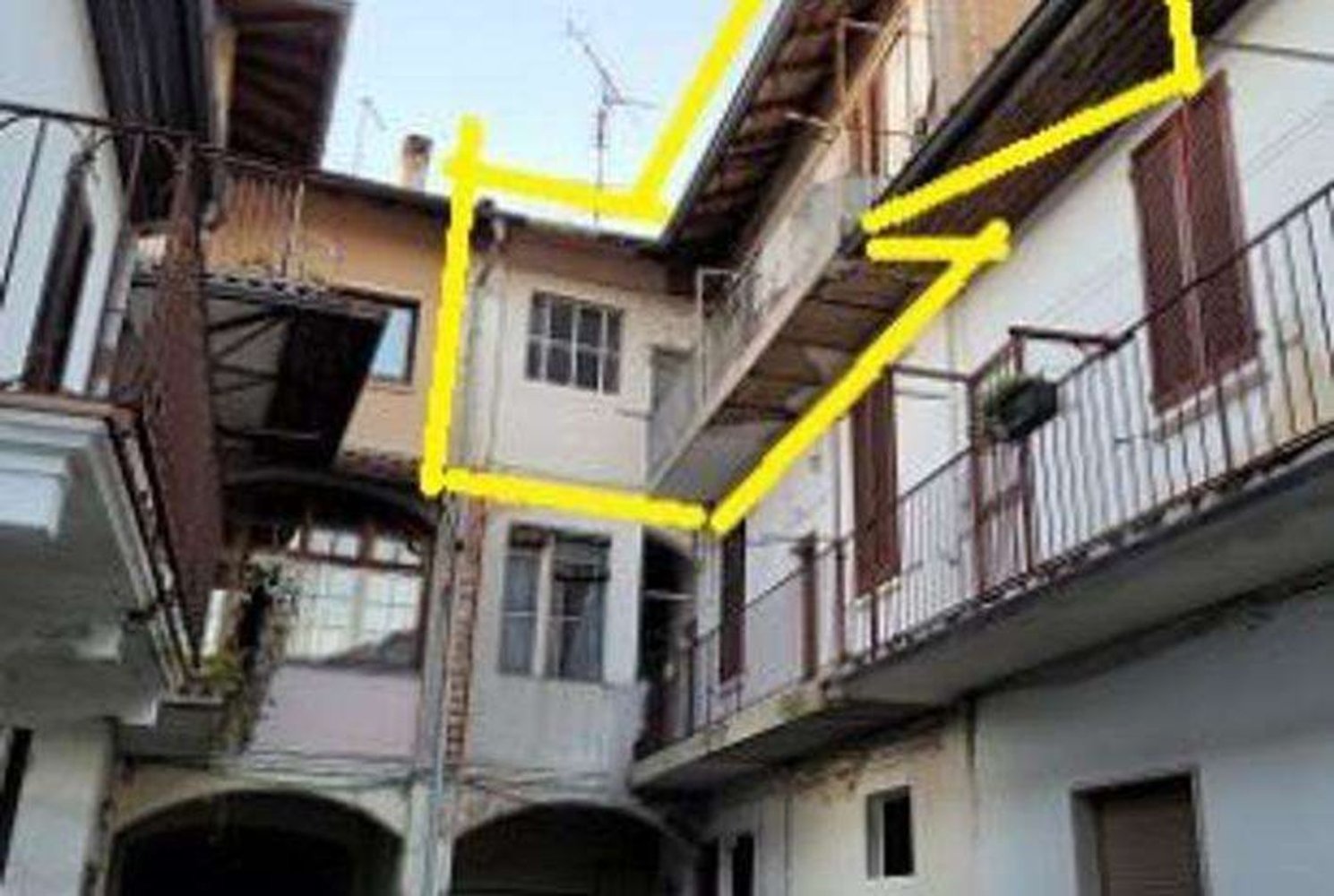 5-Zimmer Wohnung in Tradate, Italy, Nr. 5439