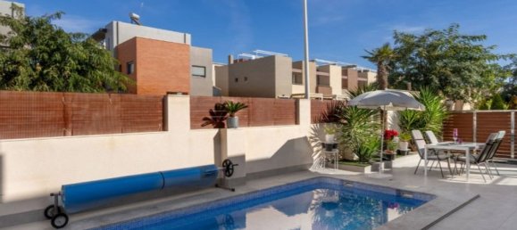 5 bedrooms Villa in Torrevieja, Spain No. 176579 2