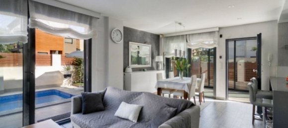 5 bedrooms Villa in Torrevieja, Spain No. 176579 10