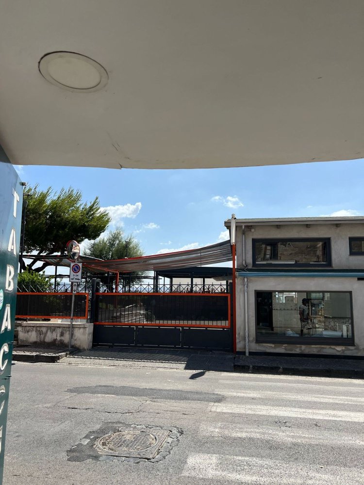 Gewerbliche Immobilie in Bacoli, Italy 110m², Nr. 267580