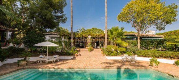 6 bedrooms Villa in Malaga, Spain No. 57390 2