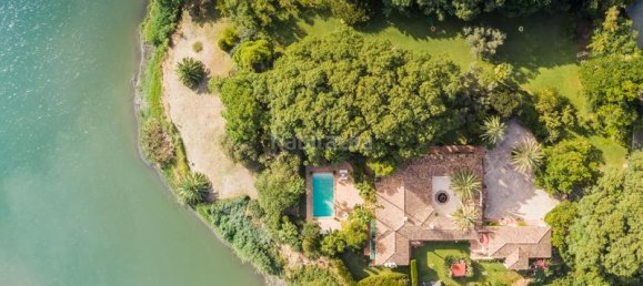 6 bedrooms Villa in Malaga, Spain No. 57390 3