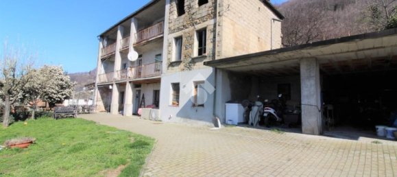 Дом с 7 комнатами в Номальо, Италия № 163660 2