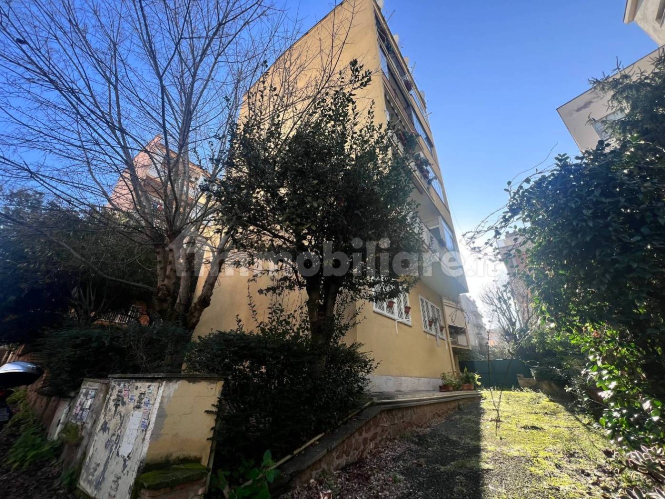 2 bedrooms Apartment in Rome, Italy No. 216948