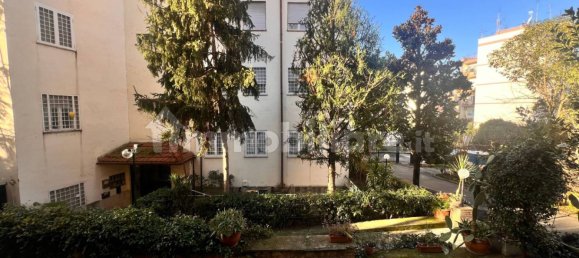 2 bedrooms Apartment in Rome, Italy No. 216948 4