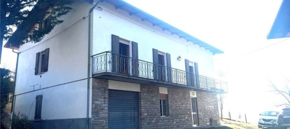 8 rooms House in Montecreto, Italy No. 147582 5