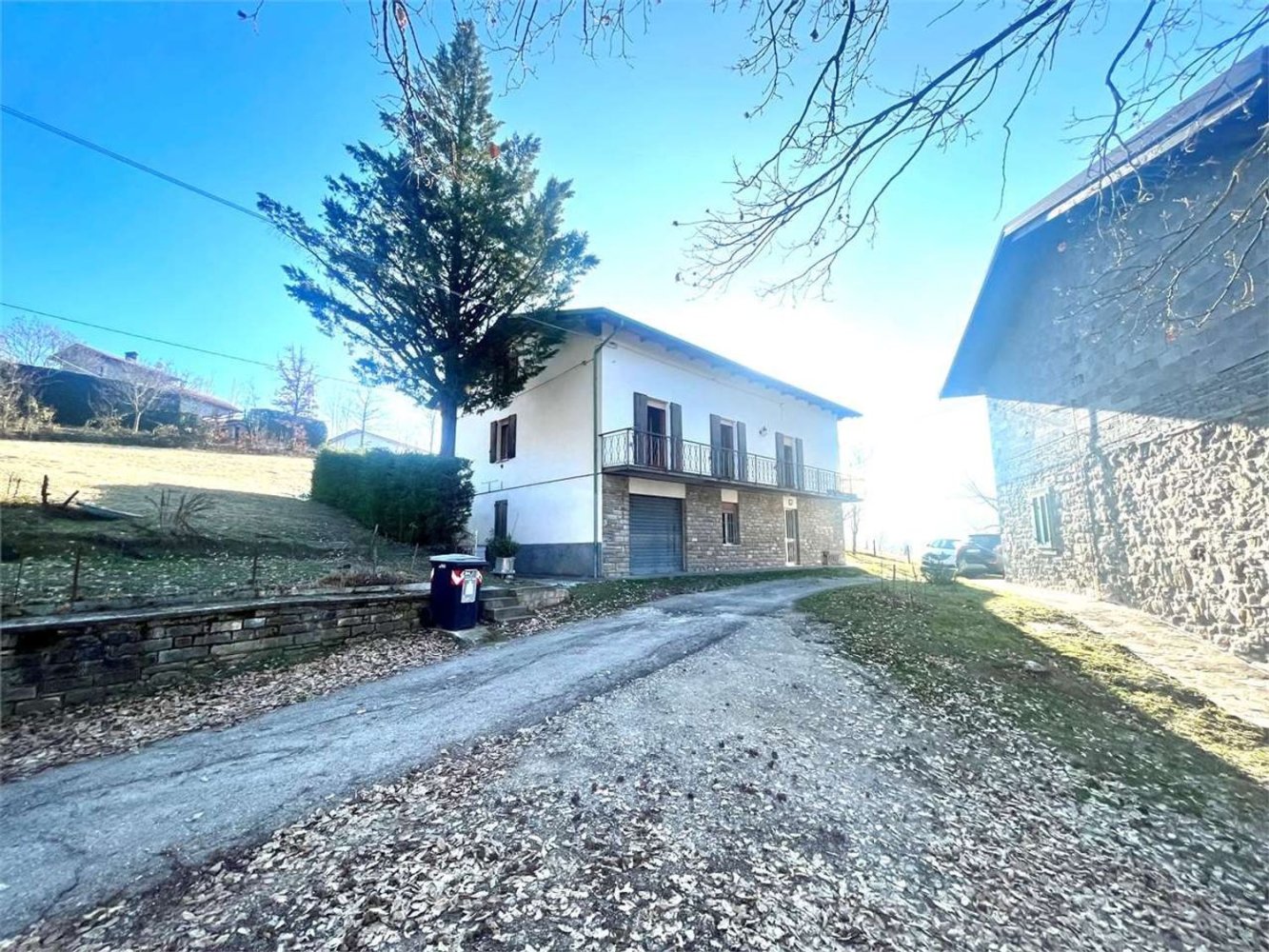 8 rooms House in Montecreto, Italy No. 147582