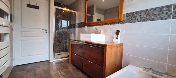 4 bedrooms Villa in Rumilly, France No. 206788 9