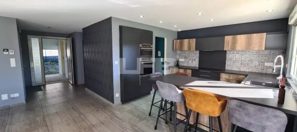 4 bedrooms Villa in Rumilly, France No. 206788 2