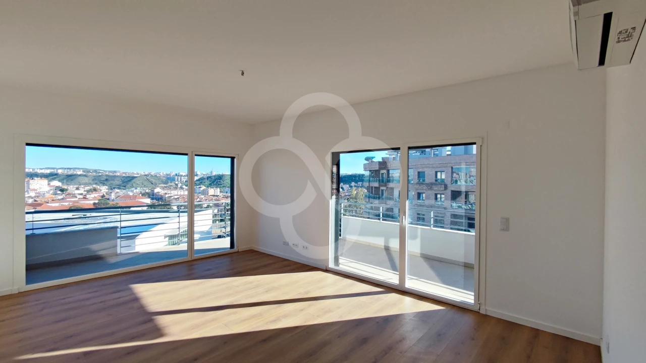 Квартира с 3 спальнями в Одивелаш, Португалия № 86448