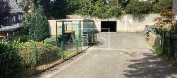 موقف سيارات في Remscheid, Germany رقم 72012 5