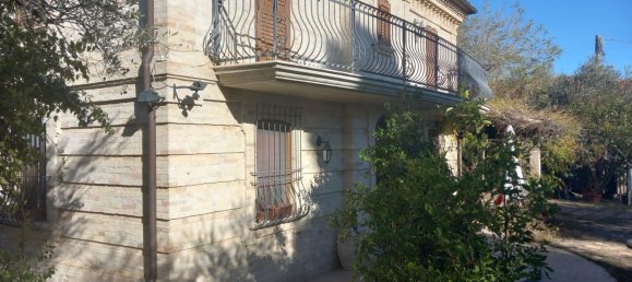 7 rooms Villa in Collecorvino, Italy No. 188070 8
