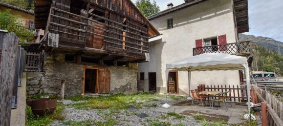 5 bedrooms House in Le Chatelard, Switzerland No. 205 3