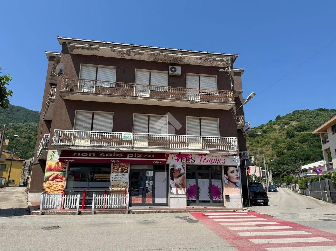 Gewerbliche Immobilie in Pozzilli, Italy 90m², Nr. 328338