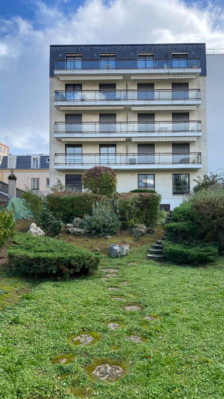 Квартира с 2 спальнями в Ангьен-ле-Бэн, Франция № 180517