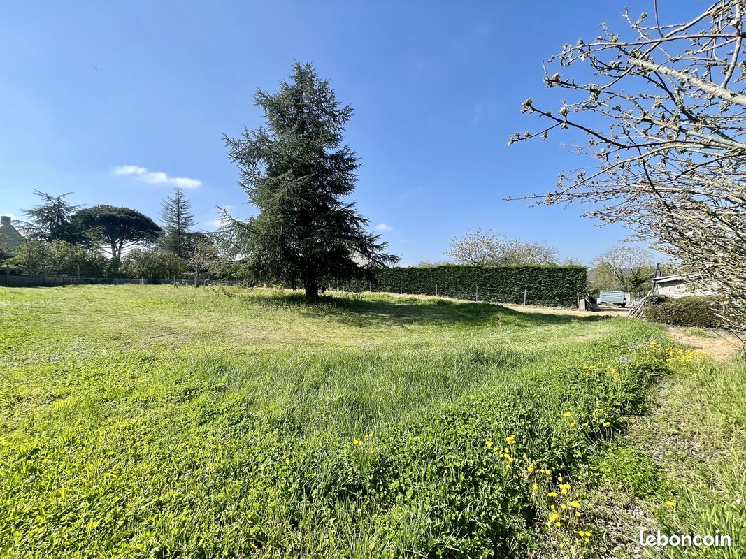 800m² Land in Beaulieu-sur-Layon, France No. 109330