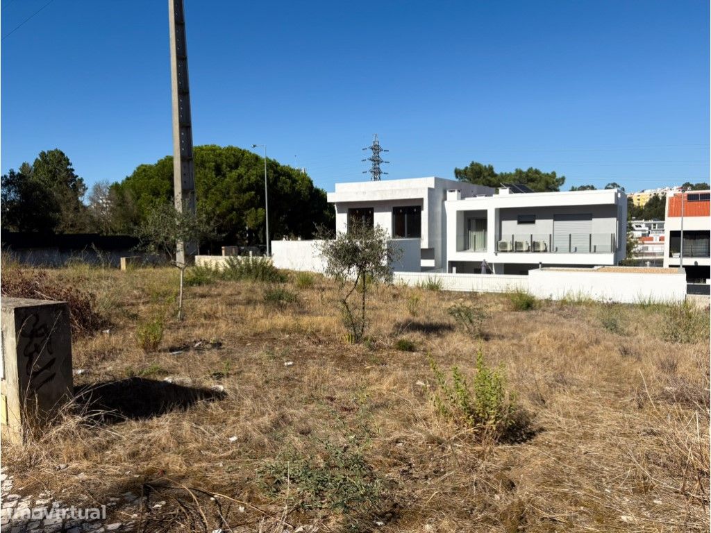 Terrain à Almada, Portugal 281m² No. 355875