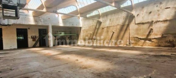 Склад 500м² в Комо, Италия № 314649 12