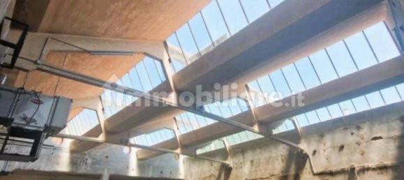 Склад 500м² в Комо, Италия № 314649 13