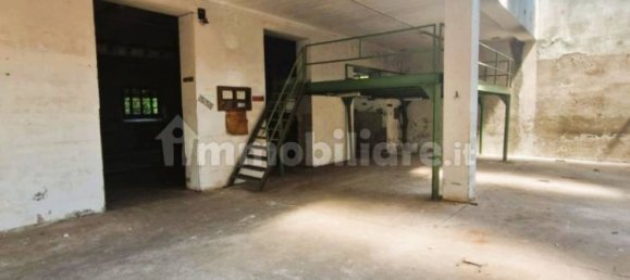 Склад 500м² в Комо, Италия № 314649 9