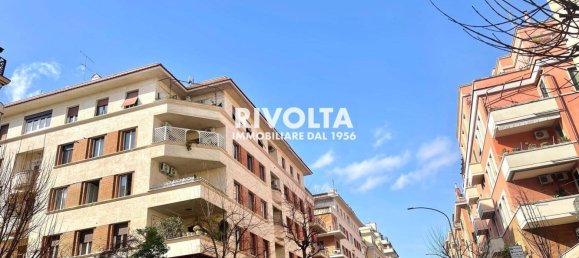 3 bedrooms Apartment in Rome, Italy No. 149062 18