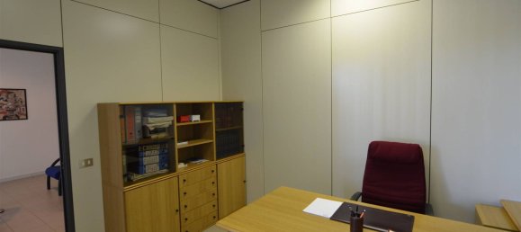  مكتب في Jesi, Italy 210متر مربع رقم 121643 21