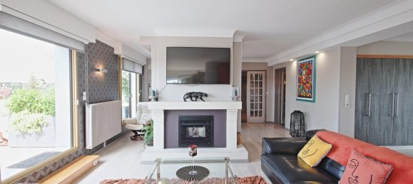 Apartamento de 3 dormitorios en Sainte-Catherine, France No. 154874 2