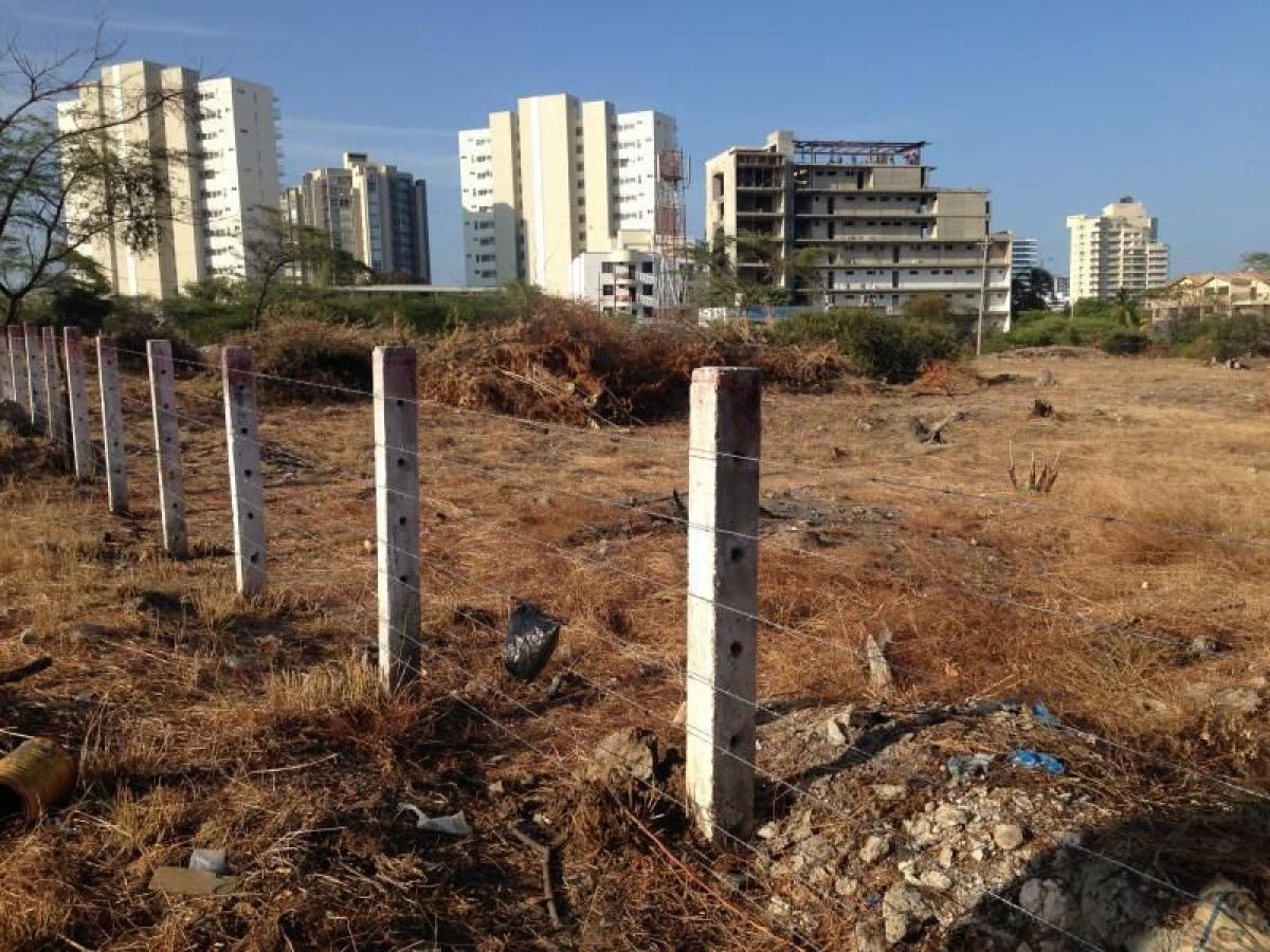  قطعة أرض في Guadalajara de Buga, Colombia رقم 813