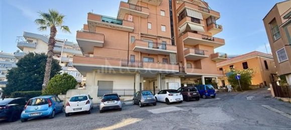 4 Schlafzimmer Wohnung in Nettuno, Italy, Nr. 339453 4