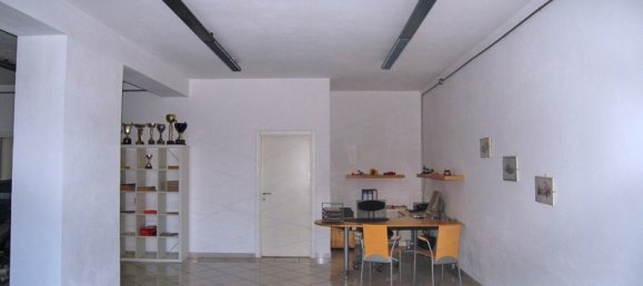 94m² Warehouse in Torrita di Siena, Italy No. 39127 2