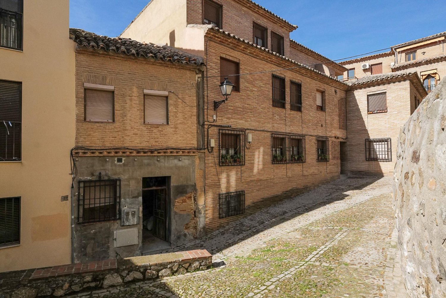 بناية في Toledo, Spain 192متر مربع رقم 215618