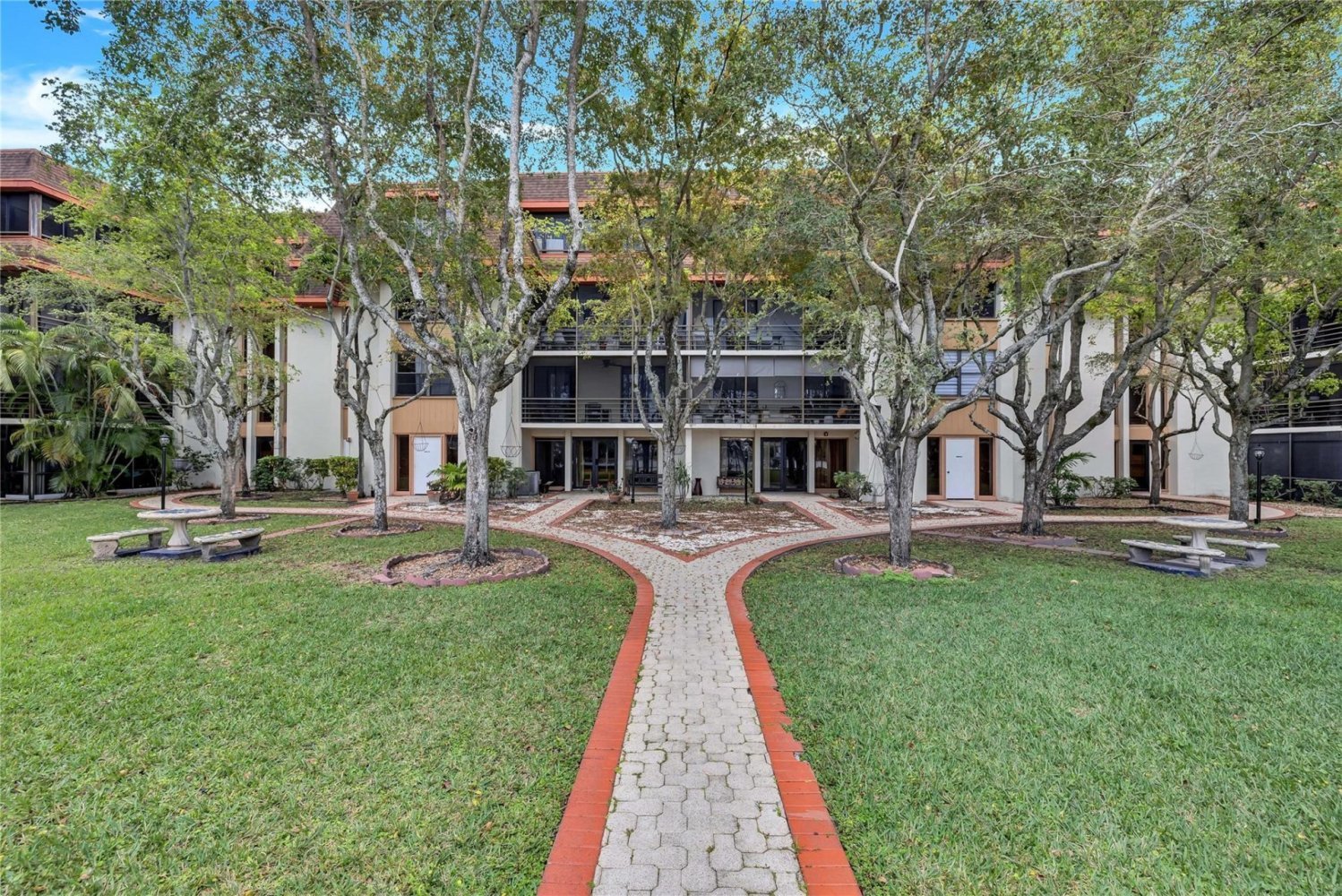 1 dormitorio propiedad comercial en venta en Miami, Miami-Dade, Florida, USA № 613511