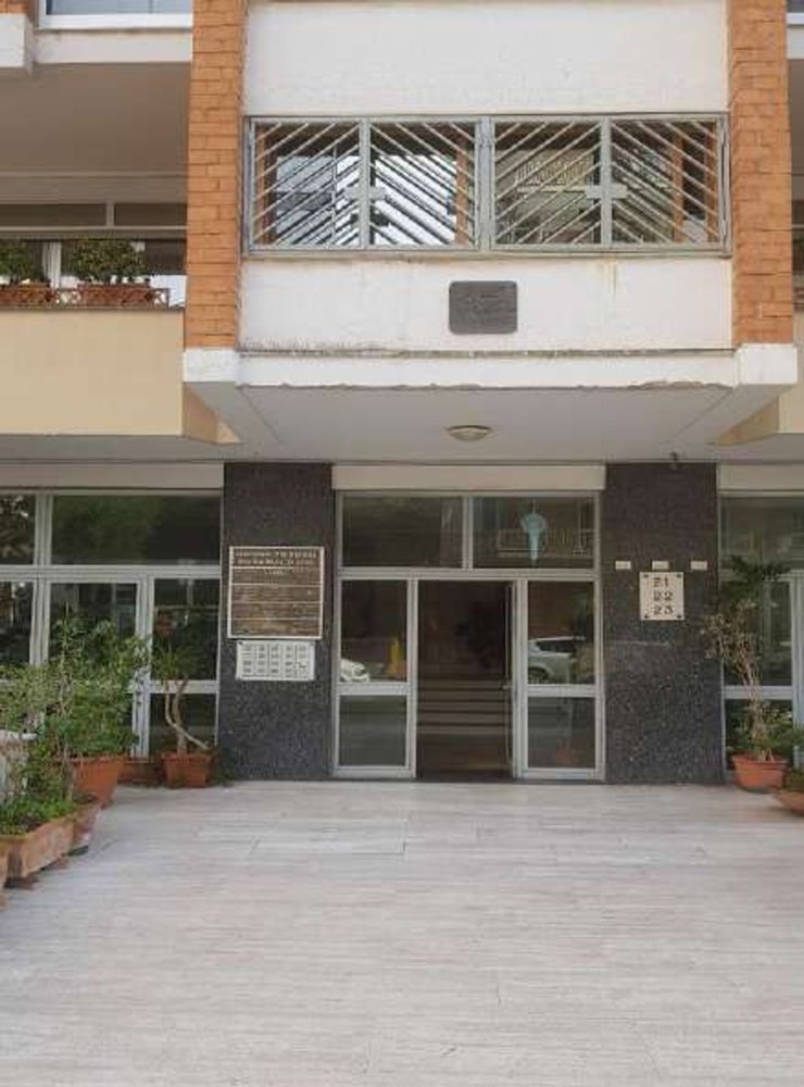 7 rooms Apartment in Naples, Italy No. 10990