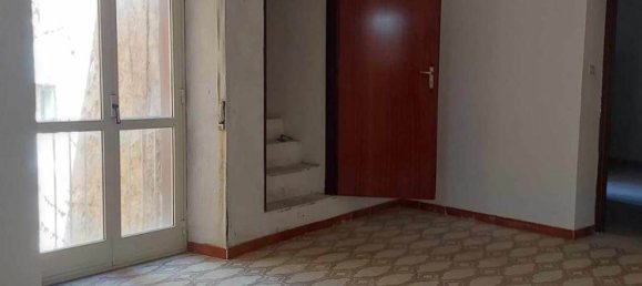 6 rooms Apartment in Naro, Italy No. 74762 5
