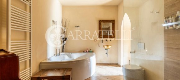 Casa de 23 divisões em Volterra, Italy N.º 12864 28