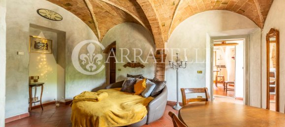 Casa de 23 divisões em Volterra, Italy N.º 12864 16